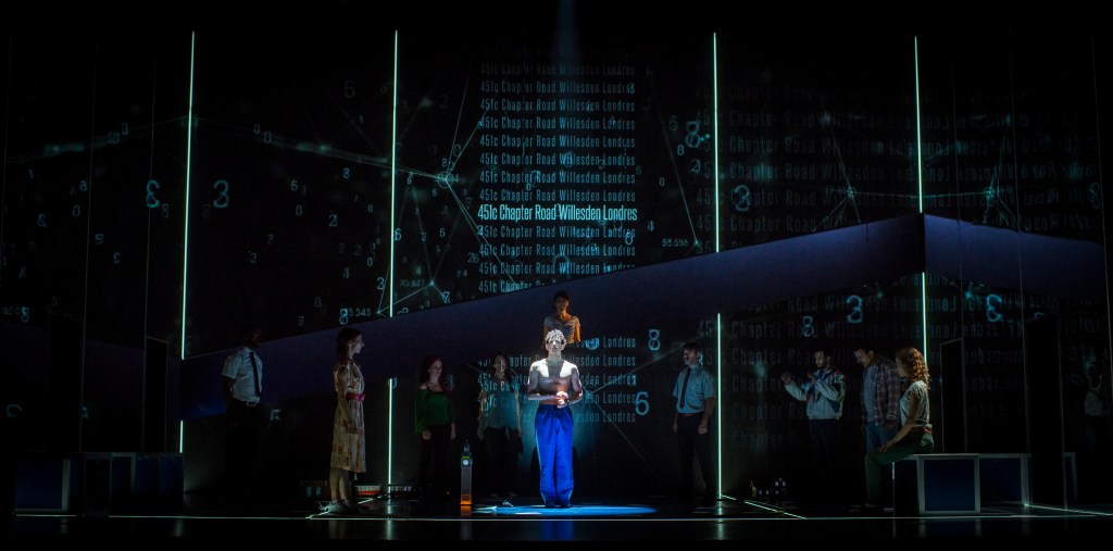 FotoEl curioso incidente con el perro a media noche Diseño de escenografía y vestuario Silvia de Marta Teatro Marquina 2018