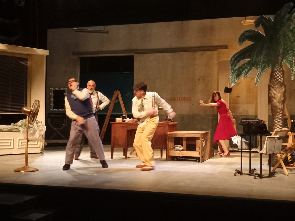 PLÁTANOS Y CACAHUETES. ESCENOGRAFÍA SILVIA DE MARTA