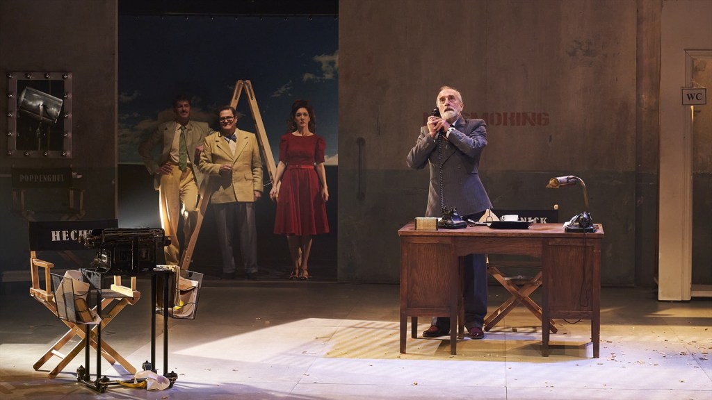 PLÁTANOS Y CACAHUETES. ESCENOGRAFÍA SILVIA DE MARTA