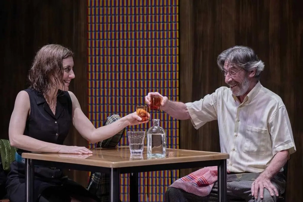 Polar diseño de escenografía SIlvia de Marta. Dirección Rulo Pardo, Cristina Gallego, Alba Recondo, Natalia Hernández, Secun de La Rosa Chema Adeva